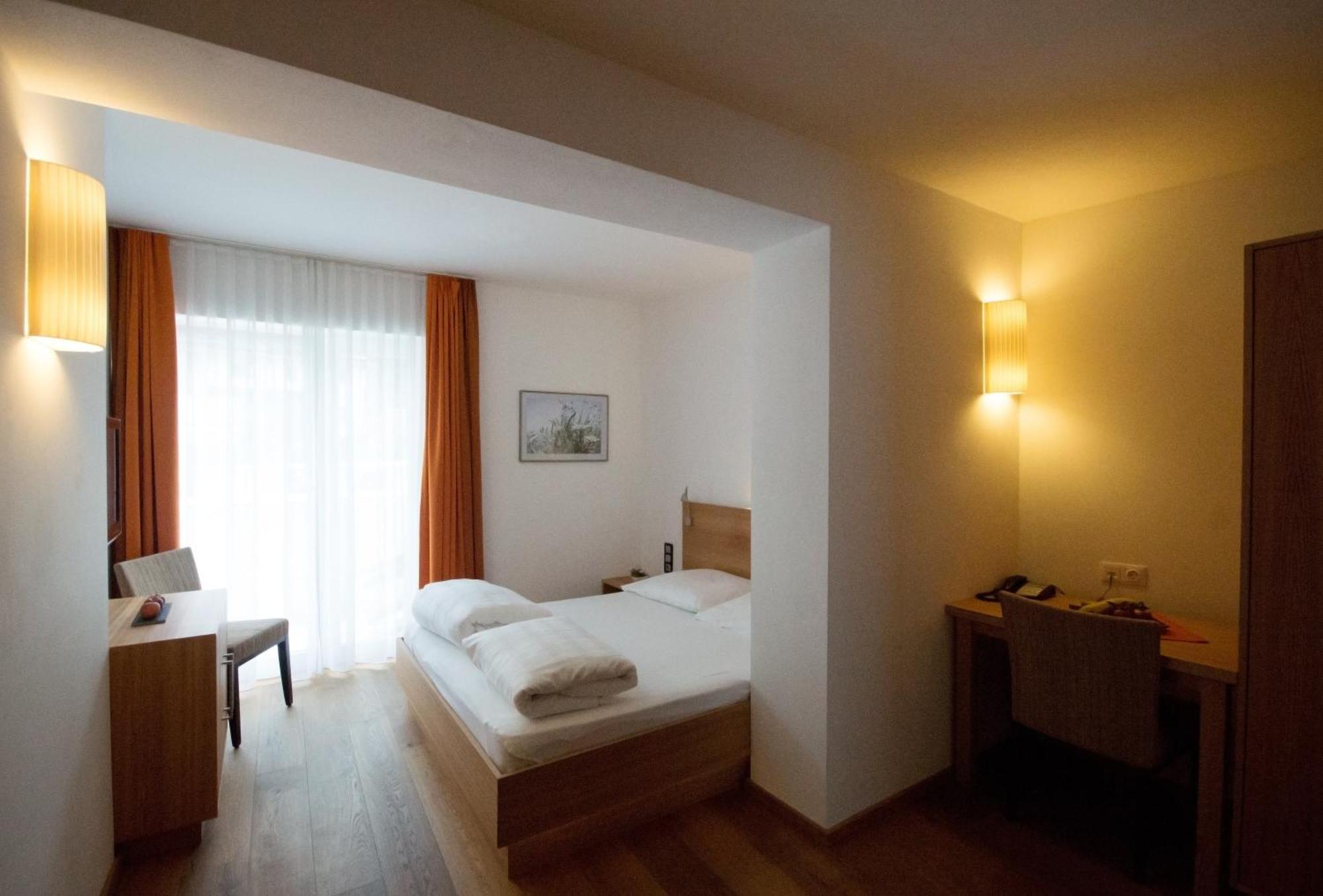 Gasthof Zum Goldenen Loewen Nauders Luaran gambar