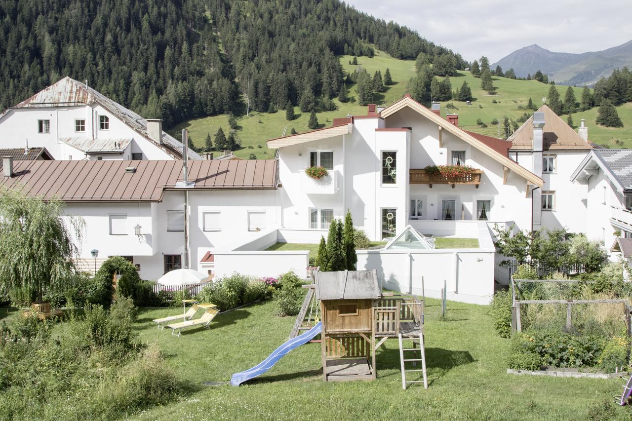 Gasthof Zum Goldenen Loewen Nauders Luaran gambar
