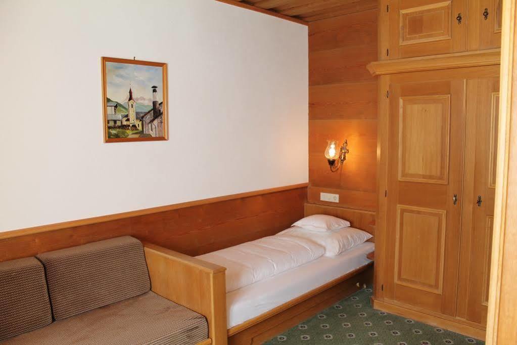 Gasthof Zum Goldenen Loewen Nauders Luaran gambar